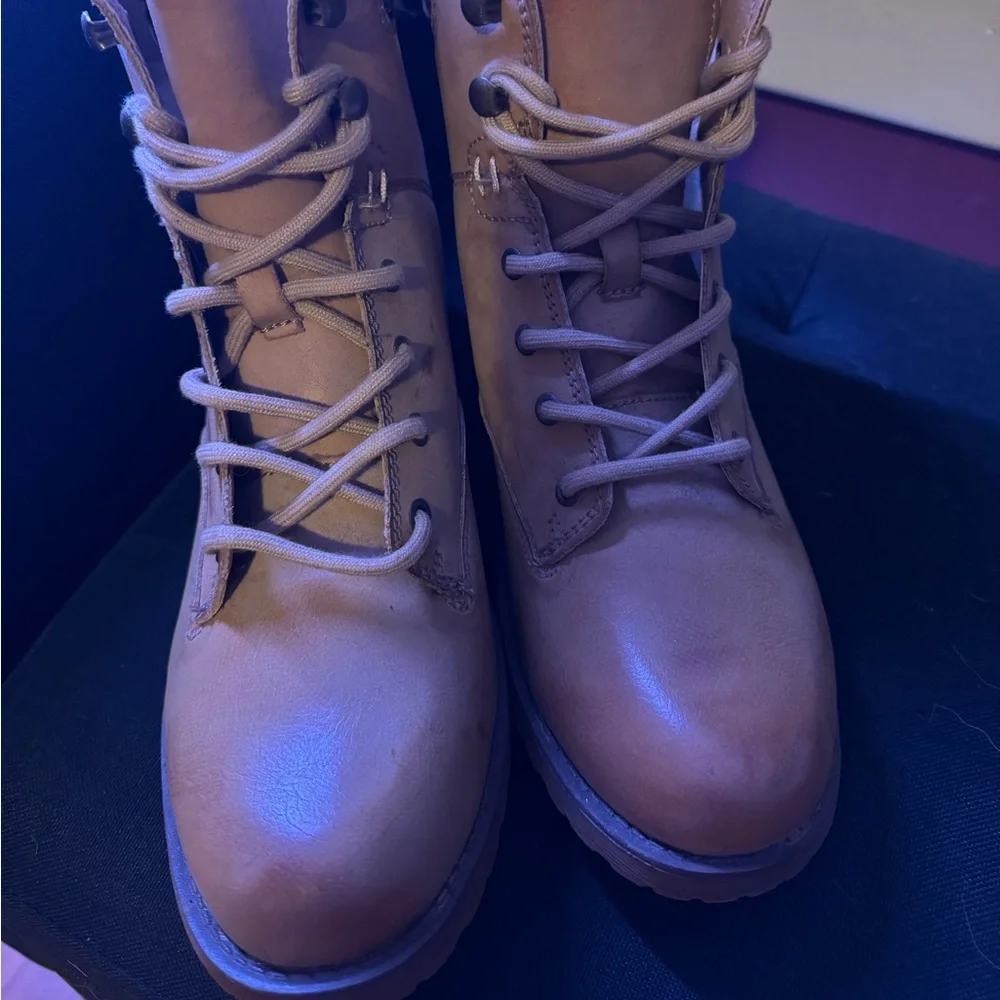 Tan Women's Lace-Up Work Boots With Plaid Ankle Cutt - Picture 8 of 10